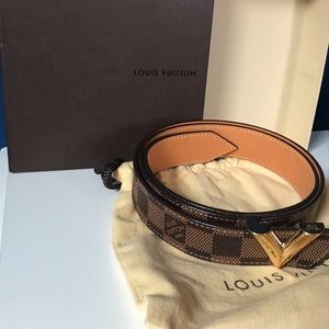 Louis Vuitton Essential V 30mm Belt